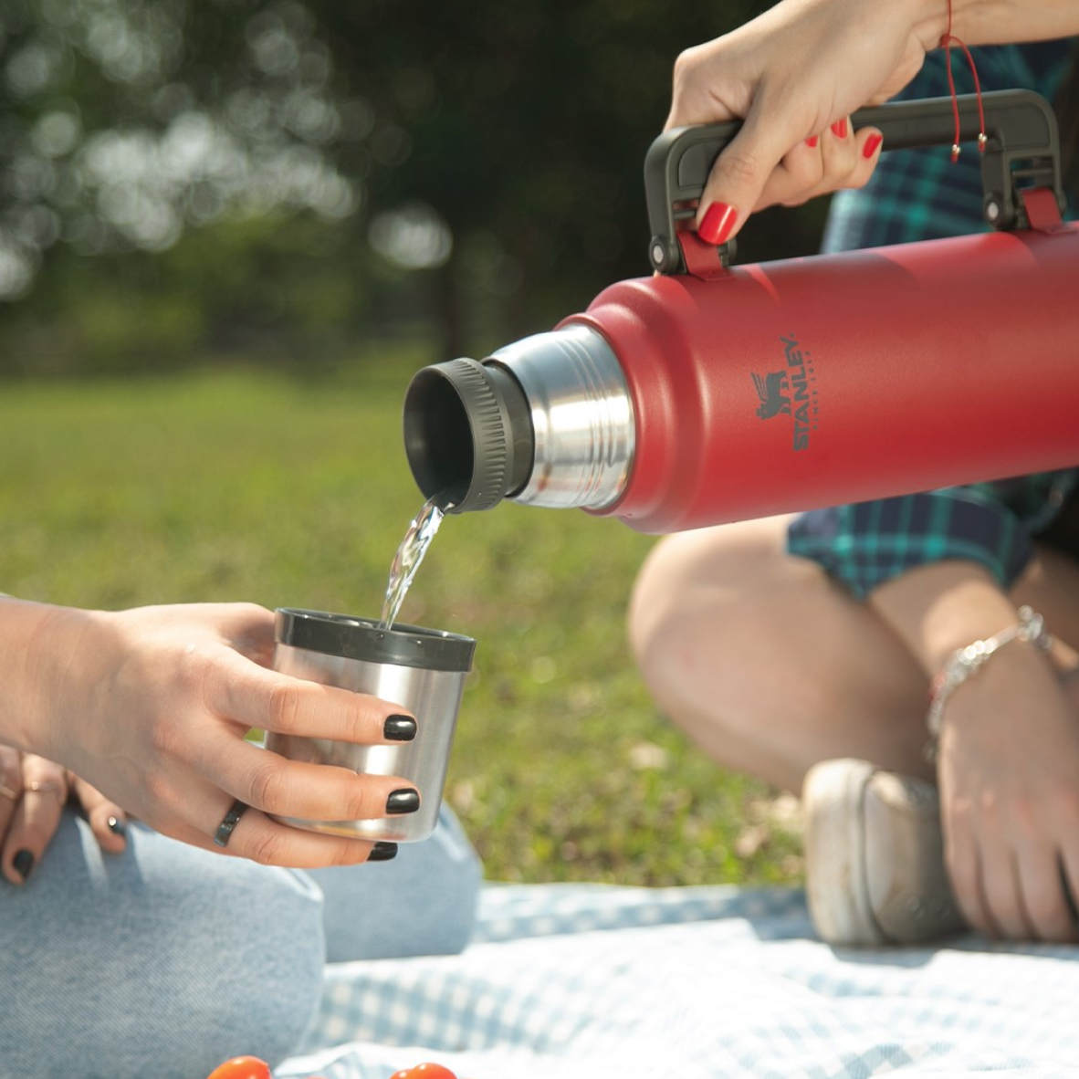 TERMO STANLEY CLASSIC 2.3 LTS ROJO MATE